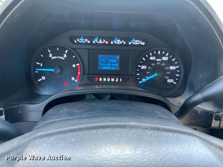 image for item LP9896 2017 Ford F550 Super Duty  SuperCab truck cab and chassis