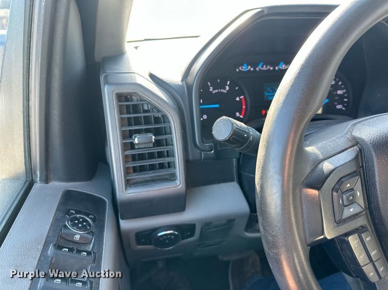 image for item LP9896 2017 Ford F550 Super Duty  SuperCab truck cab and chassis