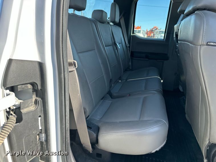 image for item LP9896 2017 Ford F550 Super Duty  SuperCab truck cab and chassis