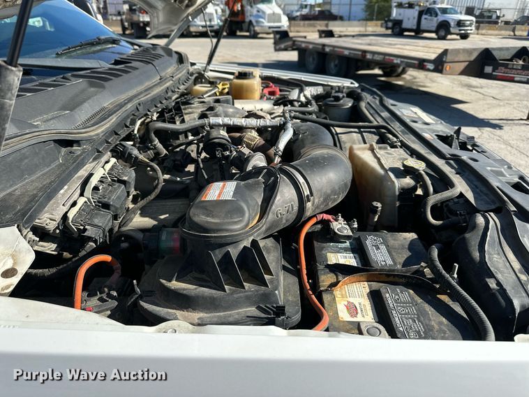 image for item LP9896 2017 Ford F550 Super Duty  SuperCab truck cab and chassis