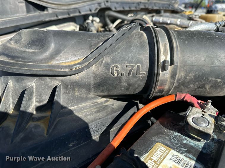 image for item LP9896 2017 Ford F550 Super Duty  SuperCab truck cab and chassis