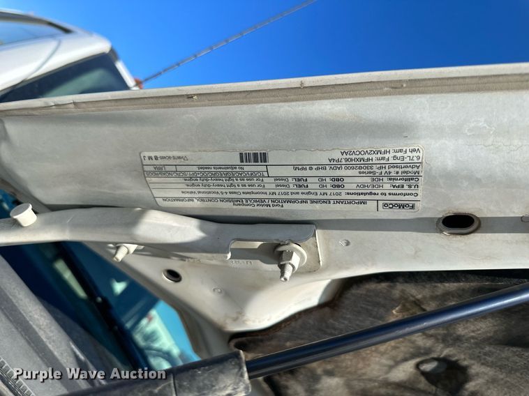 image for item LP9896 2017 Ford F550 Super Duty  SuperCab truck cab and chassis