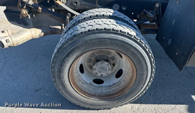 image for item LP9896 2017 Ford F550 Super Duty  SuperCab truck cab and chassis