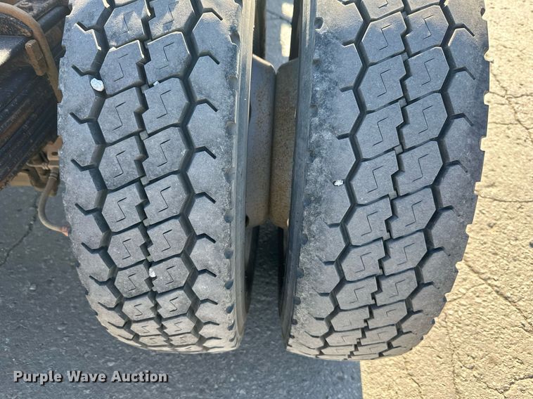 image for item LP9896 2017 Ford F550 Super Duty  SuperCab truck cab and chassis