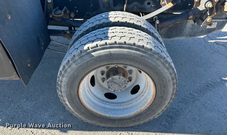 image for item LP9896 2017 Ford F550 Super Duty  SuperCab truck cab and chassis