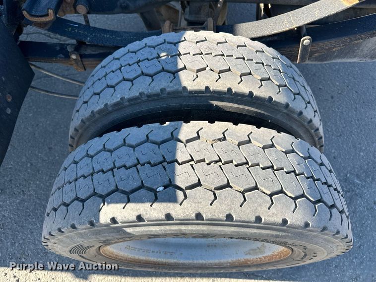 image for item LP9896 2017 Ford F550 Super Duty  SuperCab truck cab and chassis