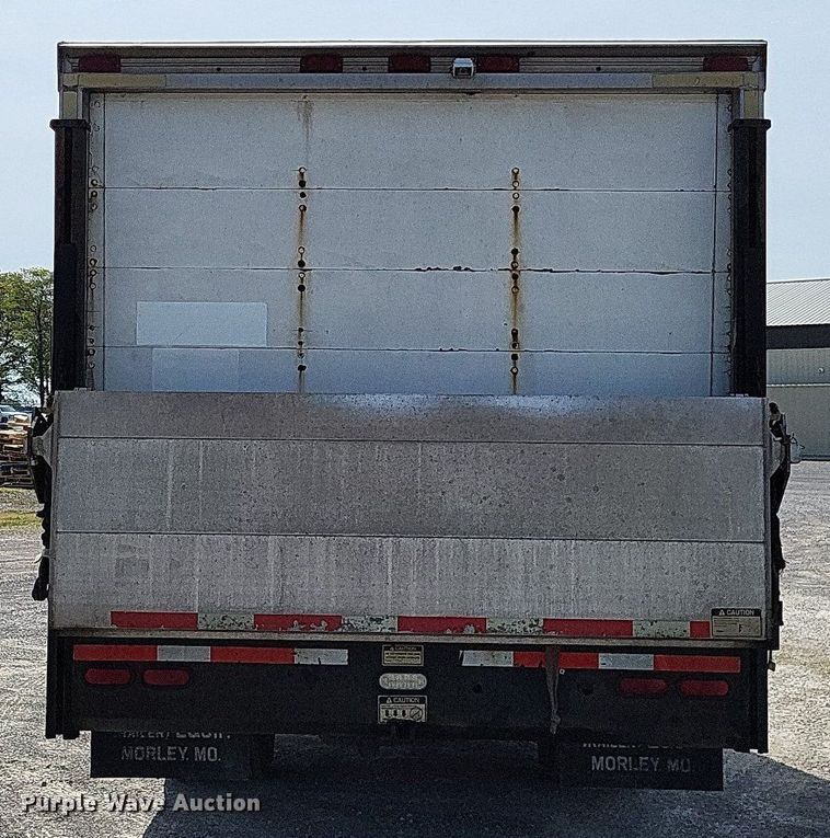 image for item LR9220 2004 Chevrolet Silverado 3500  refrigerated delivery truck