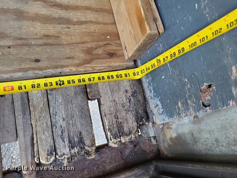 image for item LR9220 2004 Chevrolet Silverado 3500  refrigerated delivery truck