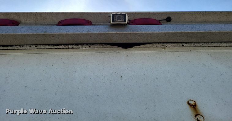 image for item LR9220 2004 Chevrolet Silverado 3500  refrigerated delivery truck