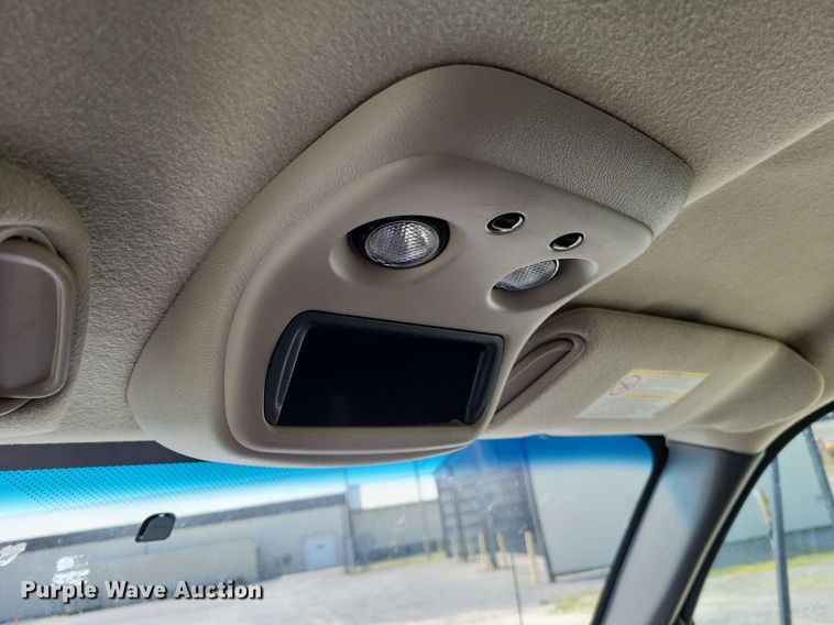 image for item LR9220 2004 Chevrolet Silverado 3500  refrigerated delivery truck