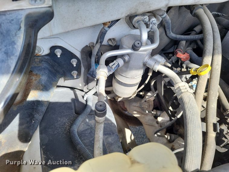 image for item LR9220 2004 Chevrolet Silverado 3500  refrigerated delivery truck