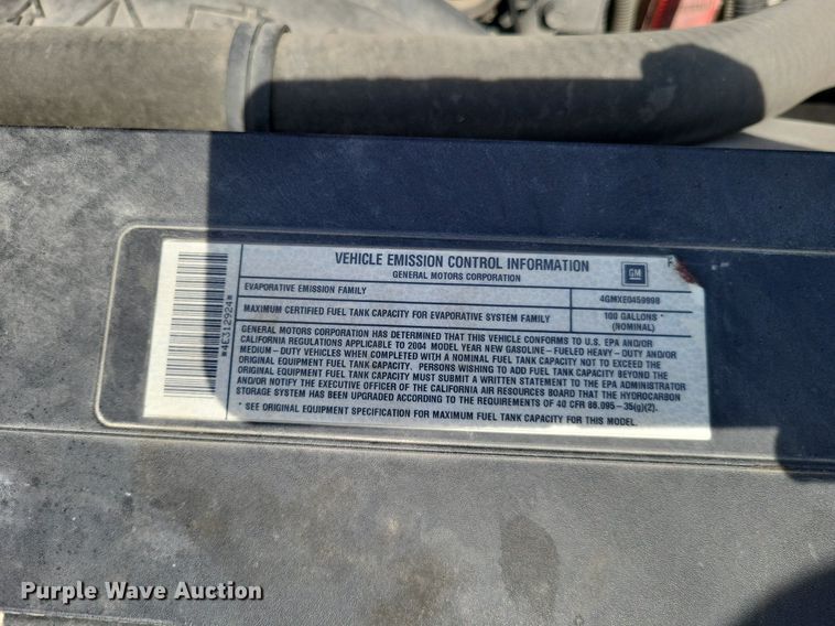 image for item LR9220 2004 Chevrolet Silverado 3500  refrigerated delivery truck