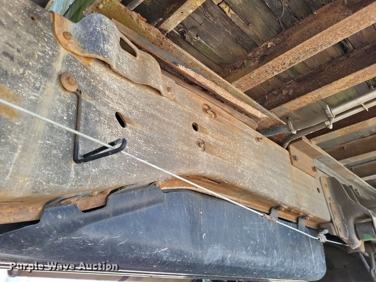 image for item LR9220 2004 Chevrolet Silverado 3500  refrigerated delivery truck