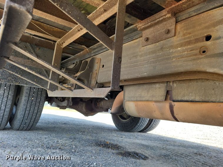 image for item LR9220 2004 Chevrolet Silverado 3500  refrigerated delivery truck