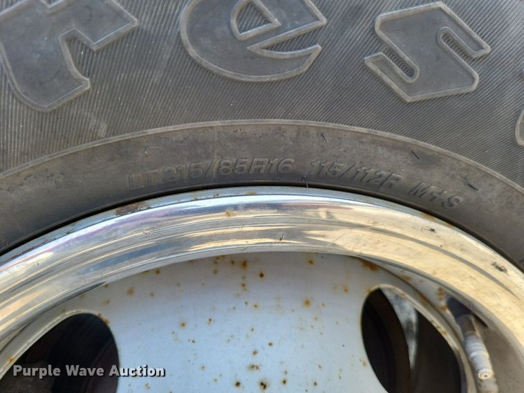 image for item LR9220 2004 Chevrolet Silverado 3500  refrigerated delivery truck