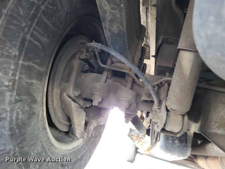 image for item LR9220 2004 Chevrolet Silverado 3500  refrigerated delivery truck