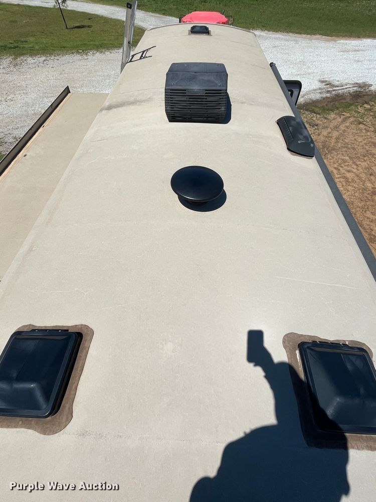 image for item LR9612 2018 Keystone Cougar  camper