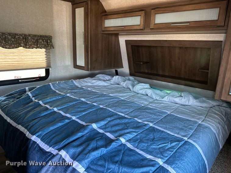 image for item LR9612 2018 Keystone Cougar  camper