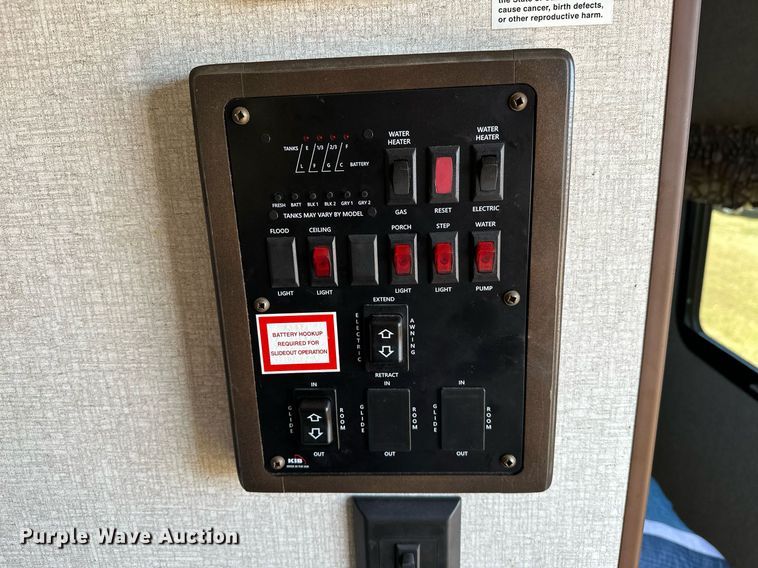 image for item LR9612 2018 Keystone Cougar  camper