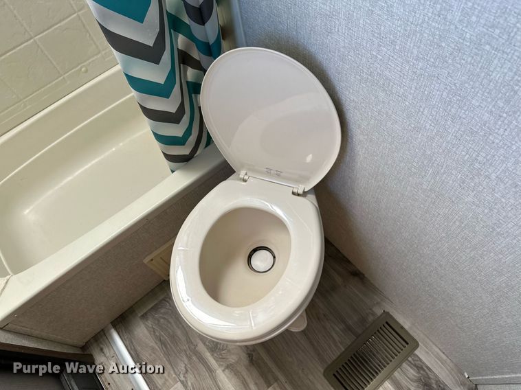 image for item LR9612 2018 Keystone Cougar  camper