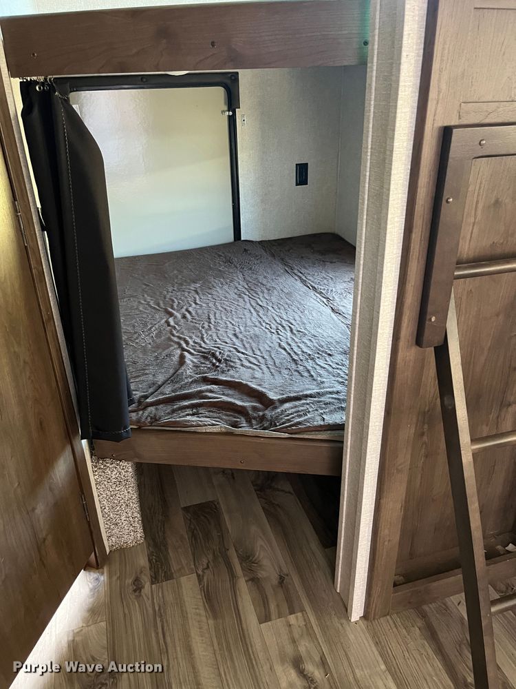 image for item LR9612 2018 Keystone Cougar  camper