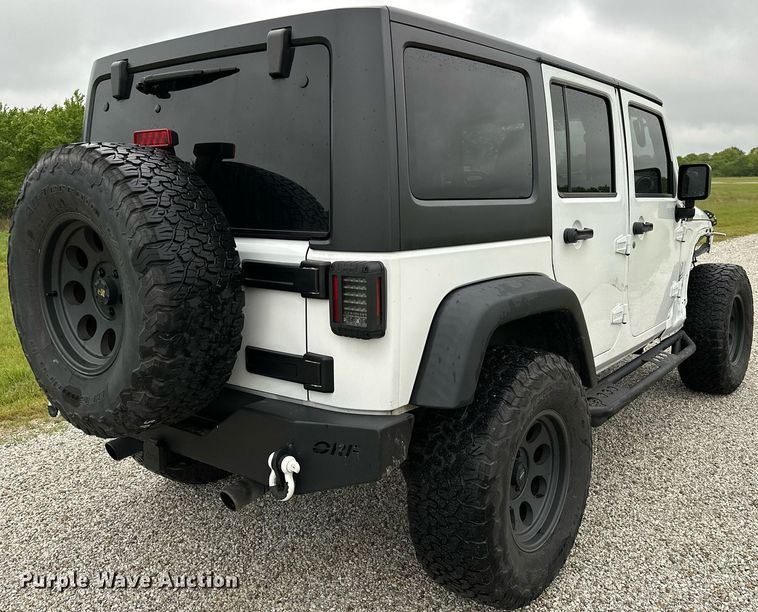 image for item LR9737 2014 Jeep Wrangler Unlimited Sport  SUV