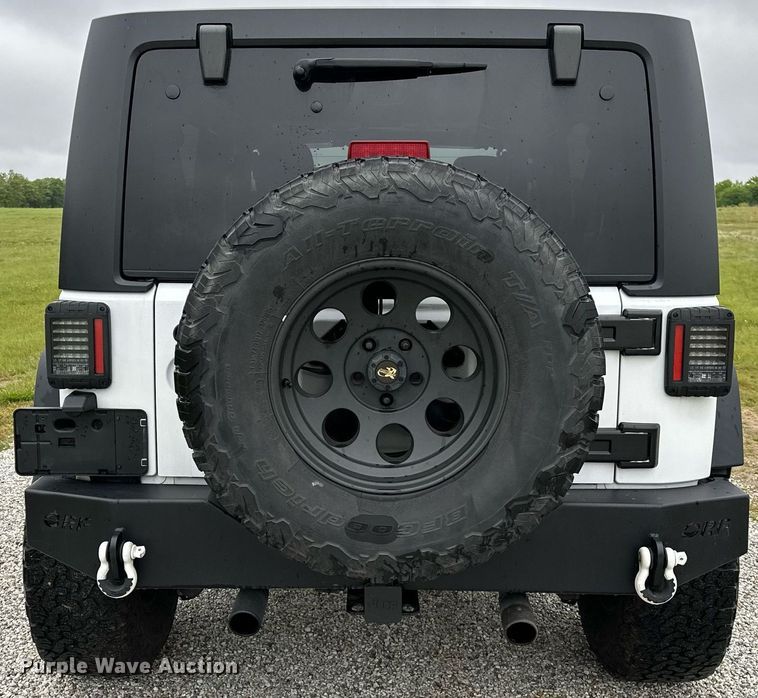 image for item LR9737 2014 Jeep Wrangler Unlimited Sport  SUV