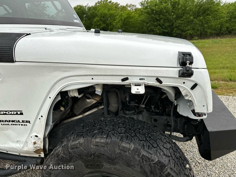 image for item LR9737 2014 Jeep Wrangler Unlimited Sport  SUV