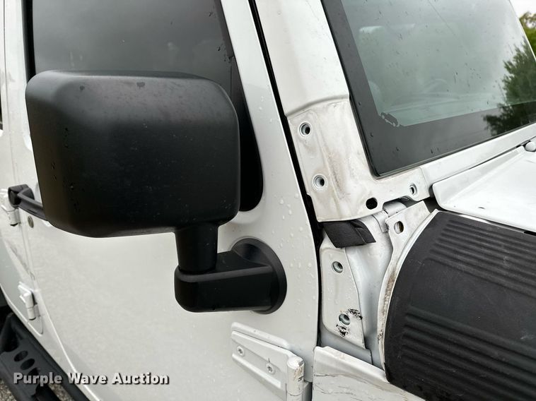 image for item LR9737 2014 Jeep Wrangler Unlimited Sport  SUV