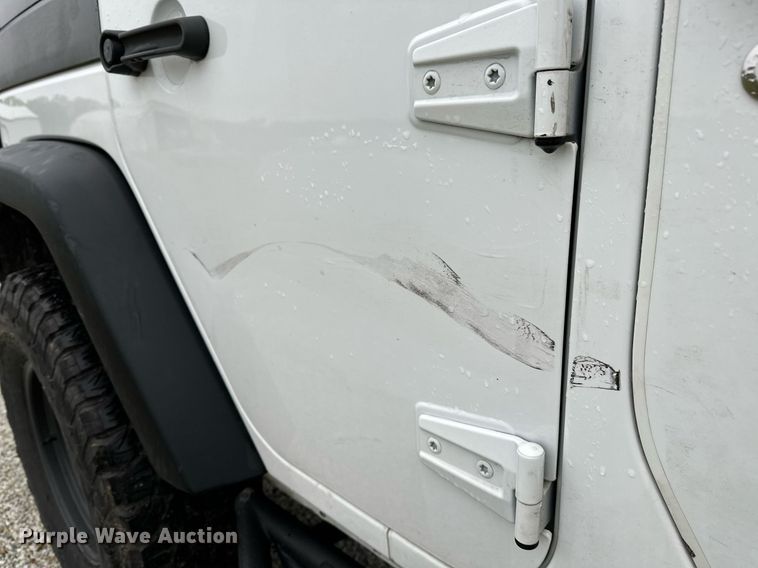 image for item LR9737 2014 Jeep Wrangler Unlimited Sport  SUV