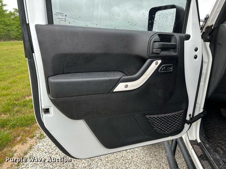 image for item LR9737 2014 Jeep Wrangler Unlimited Sport  SUV