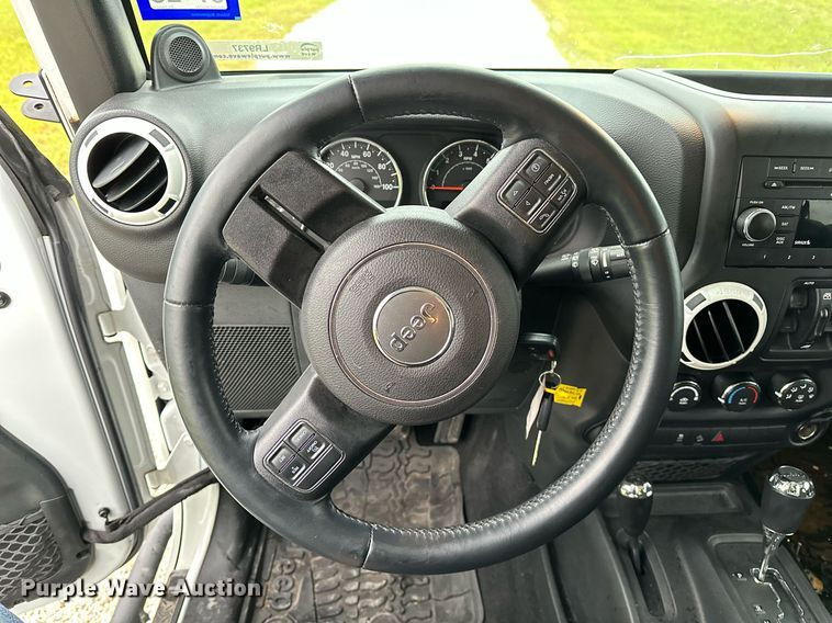 image for item LR9737 2014 Jeep Wrangler Unlimited Sport  SUV