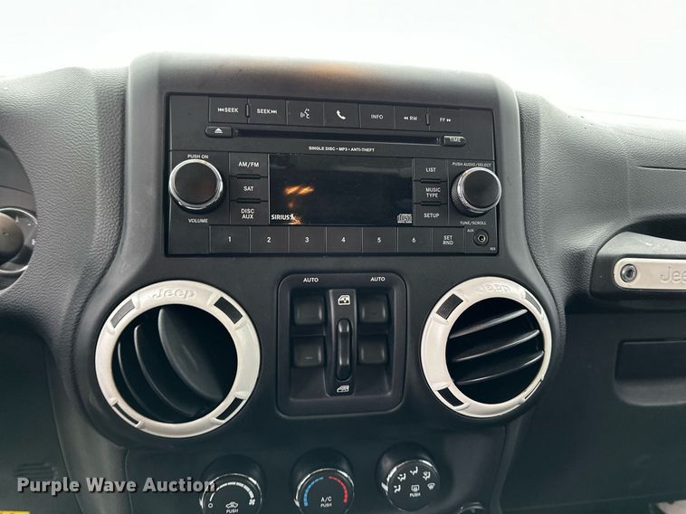 image for item LR9737 2014 Jeep Wrangler Unlimited Sport  SUV