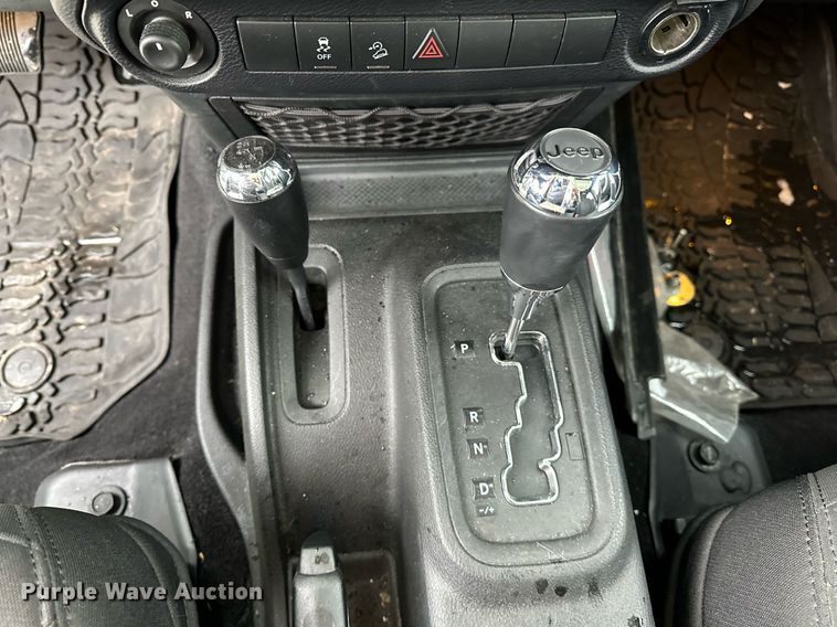 image for item LR9737 2014 Jeep Wrangler Unlimited Sport  SUV