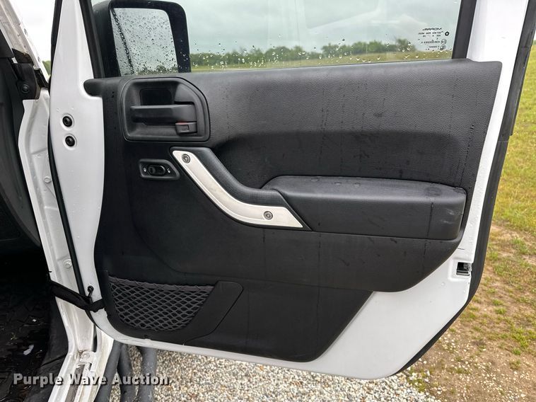 image for item LR9737 2014 Jeep Wrangler Unlimited Sport  SUV