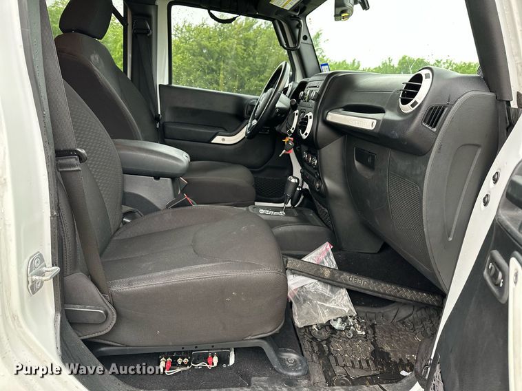 image for item LR9737 2014 Jeep Wrangler Unlimited Sport  SUV