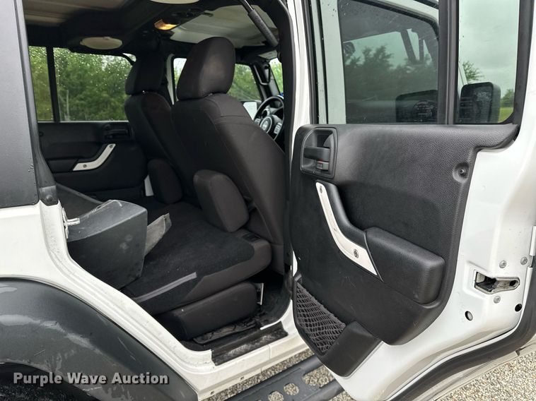 image for item LR9737 2014 Jeep Wrangler Unlimited Sport  SUV