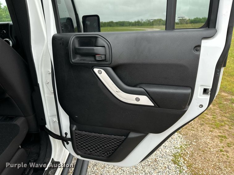 image for item LR9737 2014 Jeep Wrangler Unlimited Sport  SUV