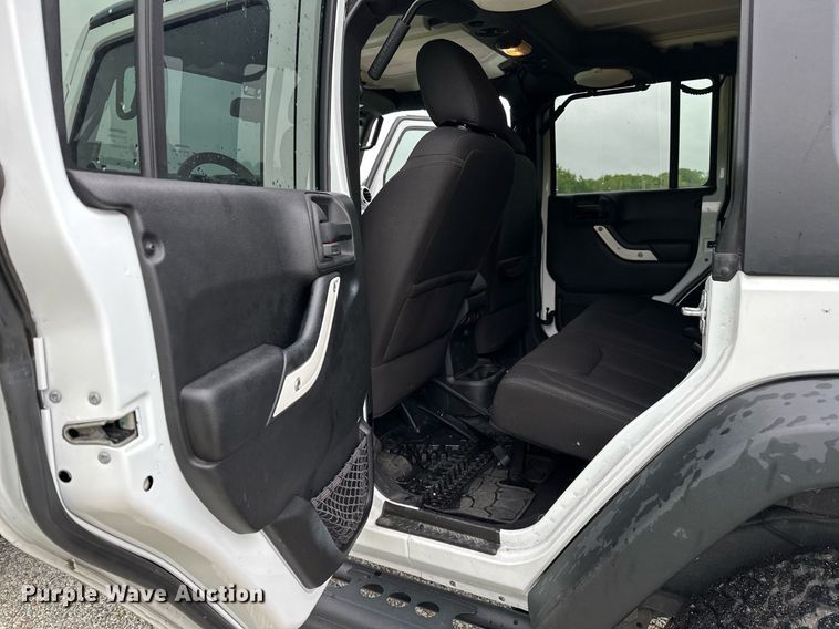 image for item LR9737 2014 Jeep Wrangler Unlimited Sport  SUV