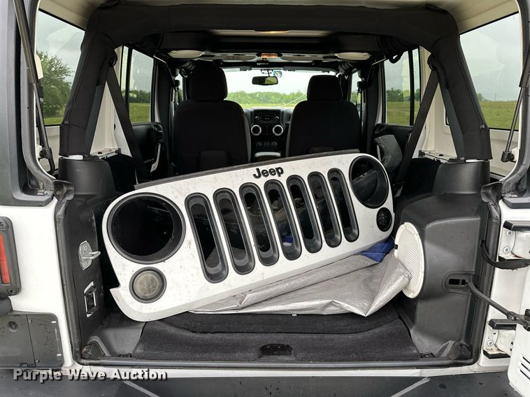 image for item LR9737 2014 Jeep Wrangler Unlimited Sport  SUV