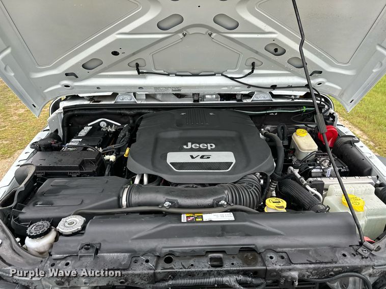 image for item LR9737 2014 Jeep Wrangler Unlimited Sport  SUV