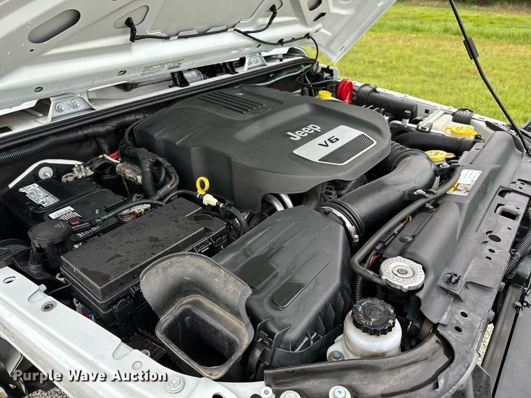 image for item LR9737 2014 Jeep Wrangler Unlimited Sport  SUV