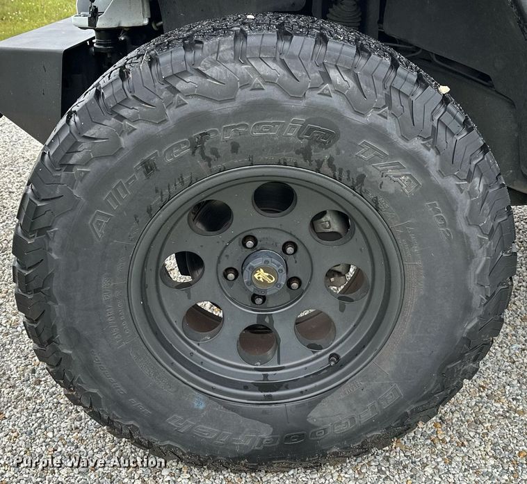 image for item LR9737 2014 Jeep Wrangler Unlimited Sport  SUV