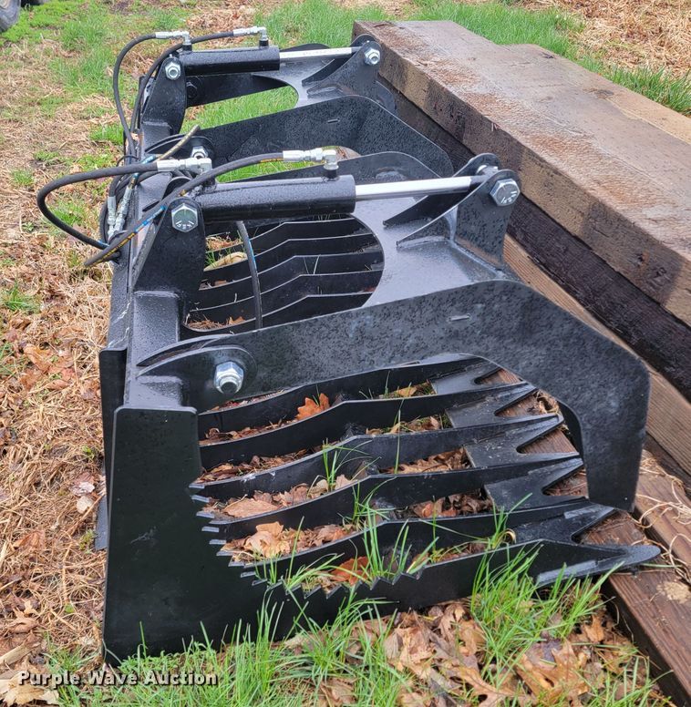 image for item LV9522 66" W skid steer grapple bucket