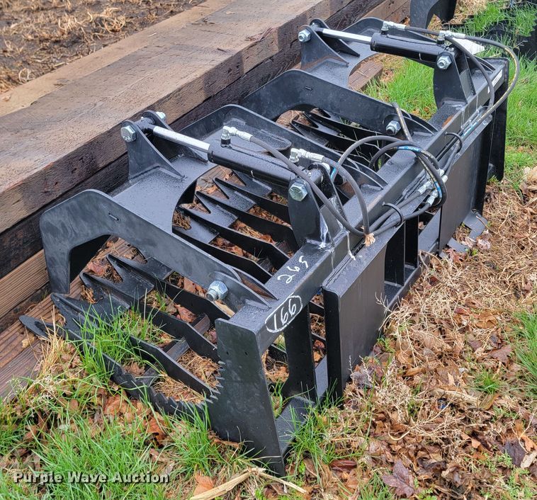 image for item LV9522 66" W skid steer grapple bucket