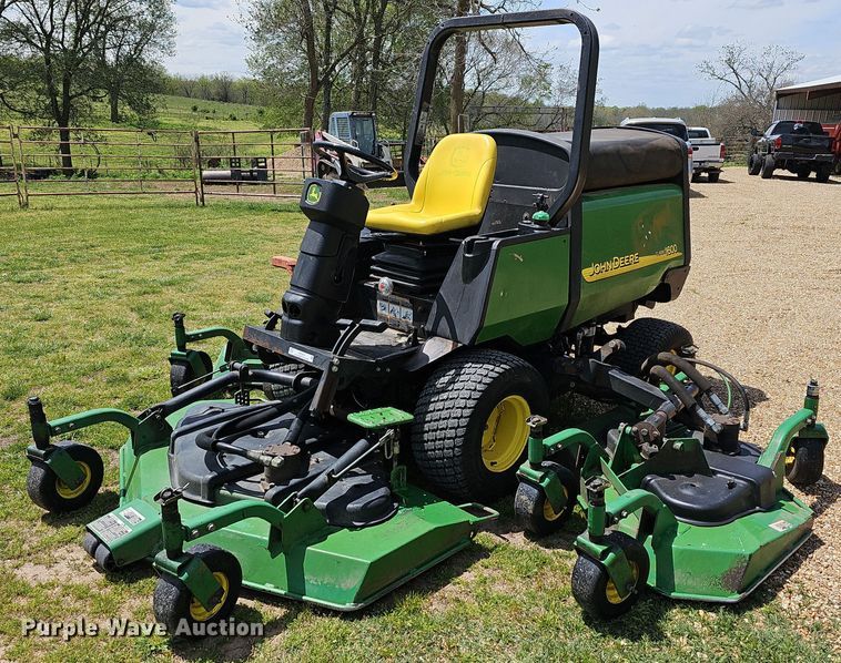 image for item MC9014 John Deere 1600 Turbo  lawn mower