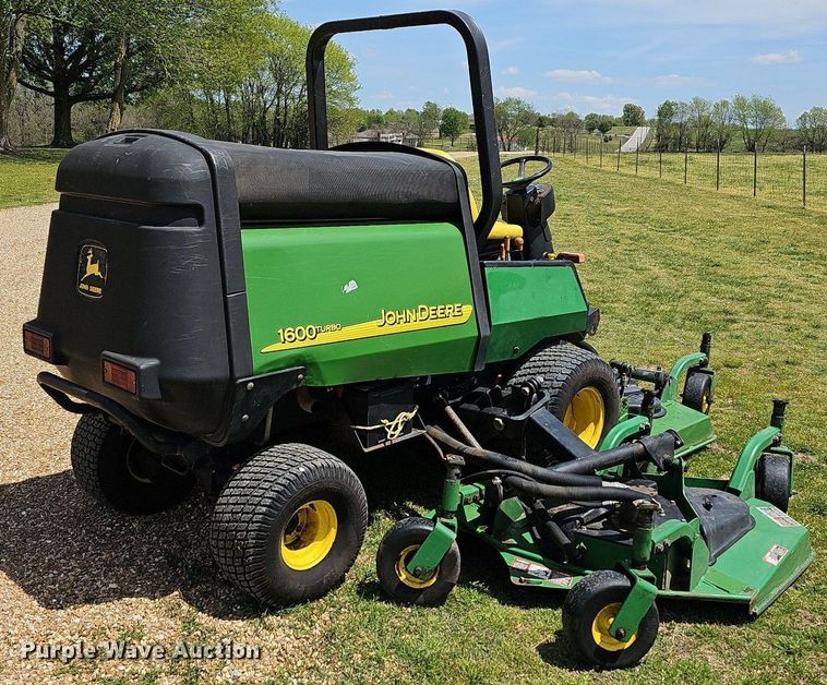 image for item MC9014 John Deere 1600 Turbo  lawn mower