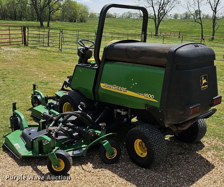 image for item MC9014 John Deere 1600 Turbo  lawn mower