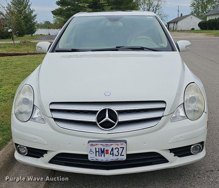 image for item MC9016 2008 Mercedes Benz R350