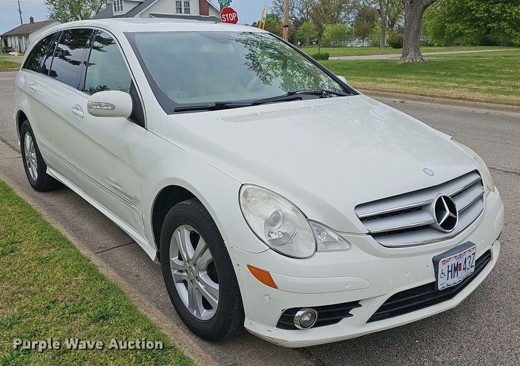 image for item MC9016 2008 Mercedes Benz R350